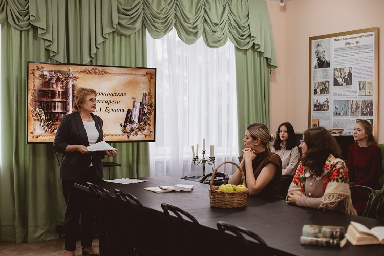 «Поэтические акварели» Бунина: студенты-филологи отметили юбилей классика